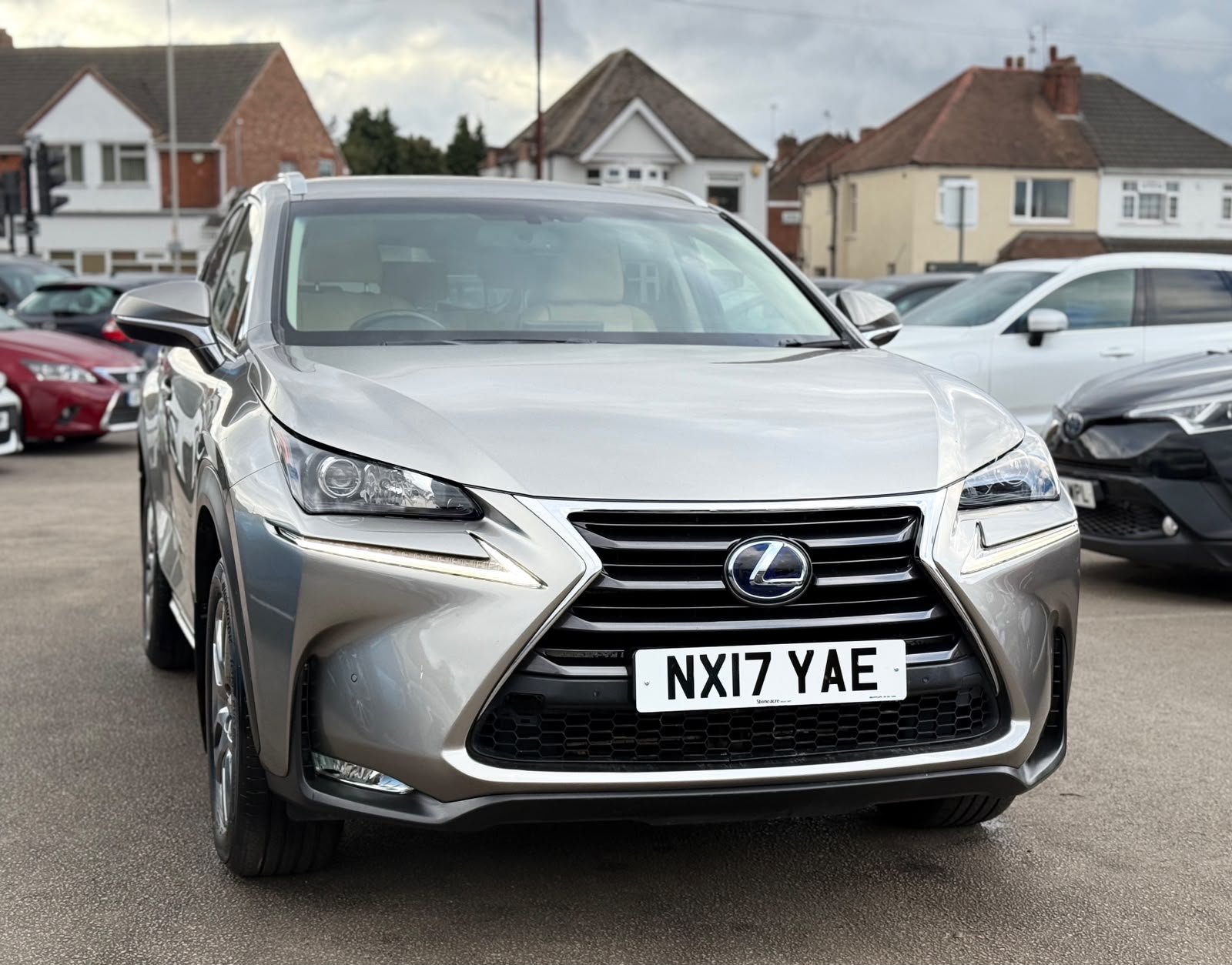 Lexus NX300H Luxury-2017