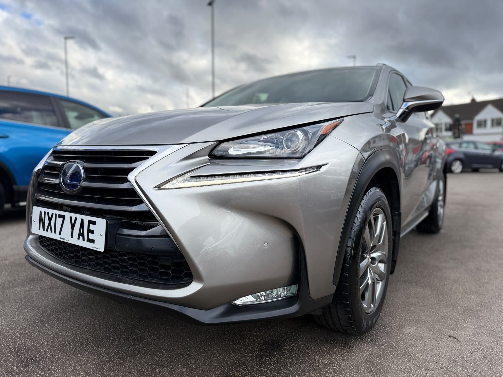 Lexus NX300H Luxury-2017
