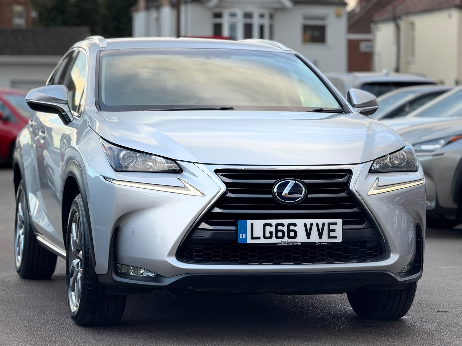 Lexus NX300H Luxury-2016