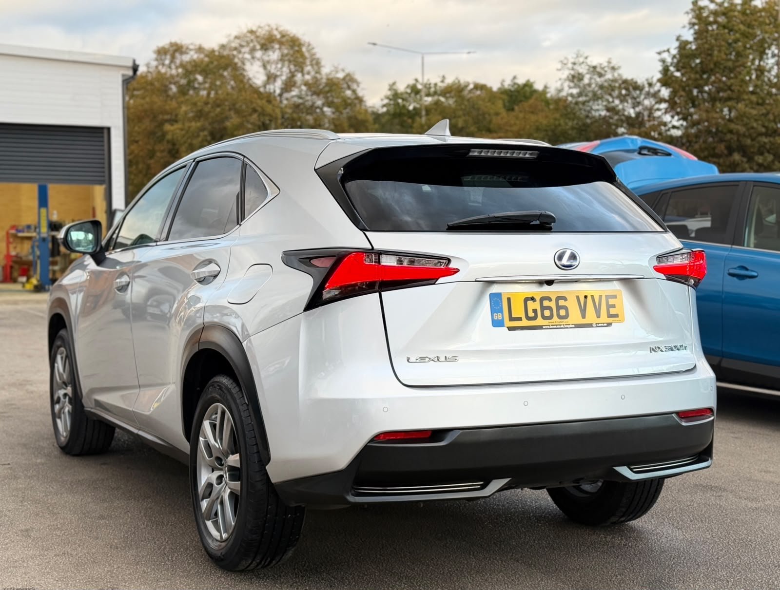 Lexus NX300H Luxury-2016