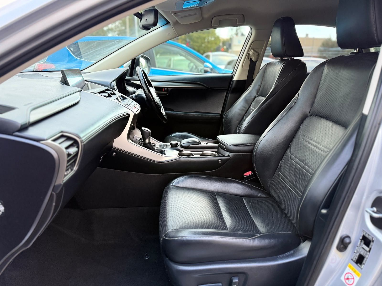 Lexus NX300H Luxury-2016
