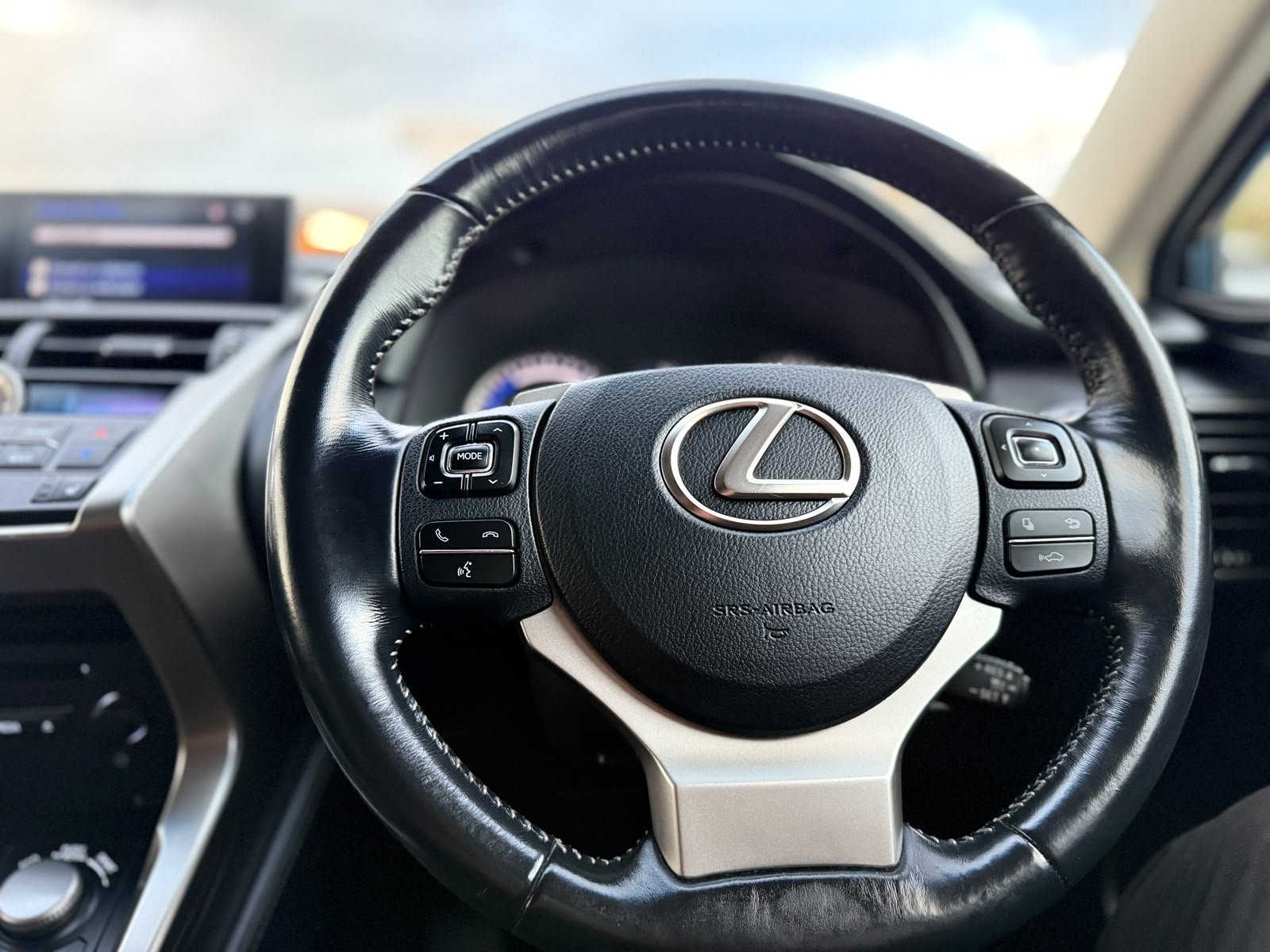 Lexus NX300H Luxury-2016