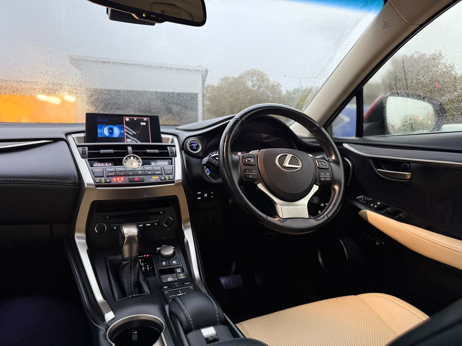 Lexus NX300H Premier-2016