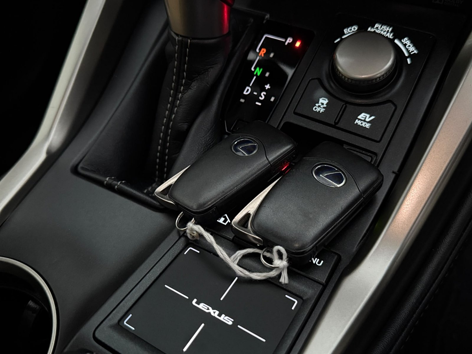 Lexus NX300H Premier-2016
