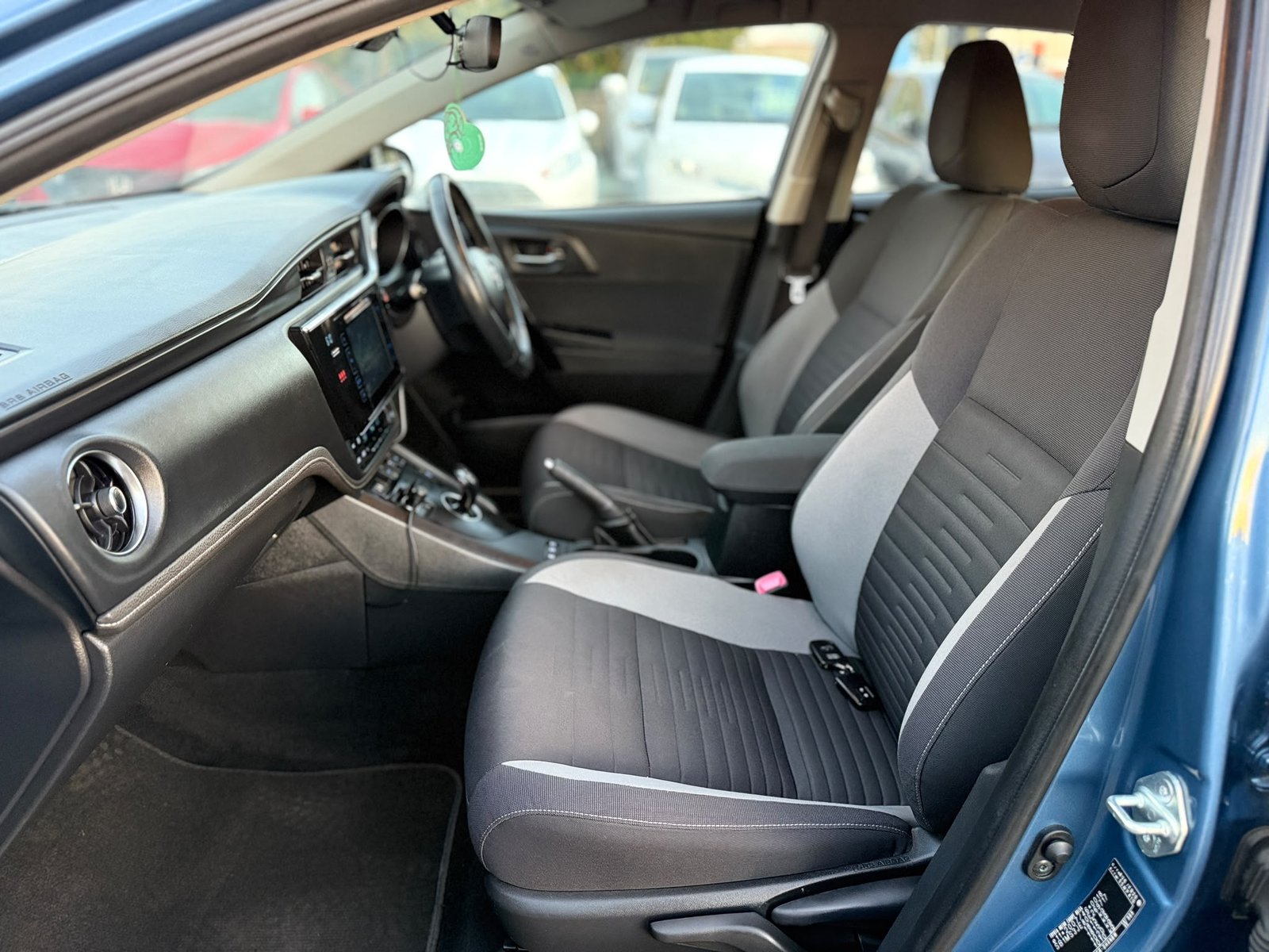 Toyota Auris Business Edition-2016