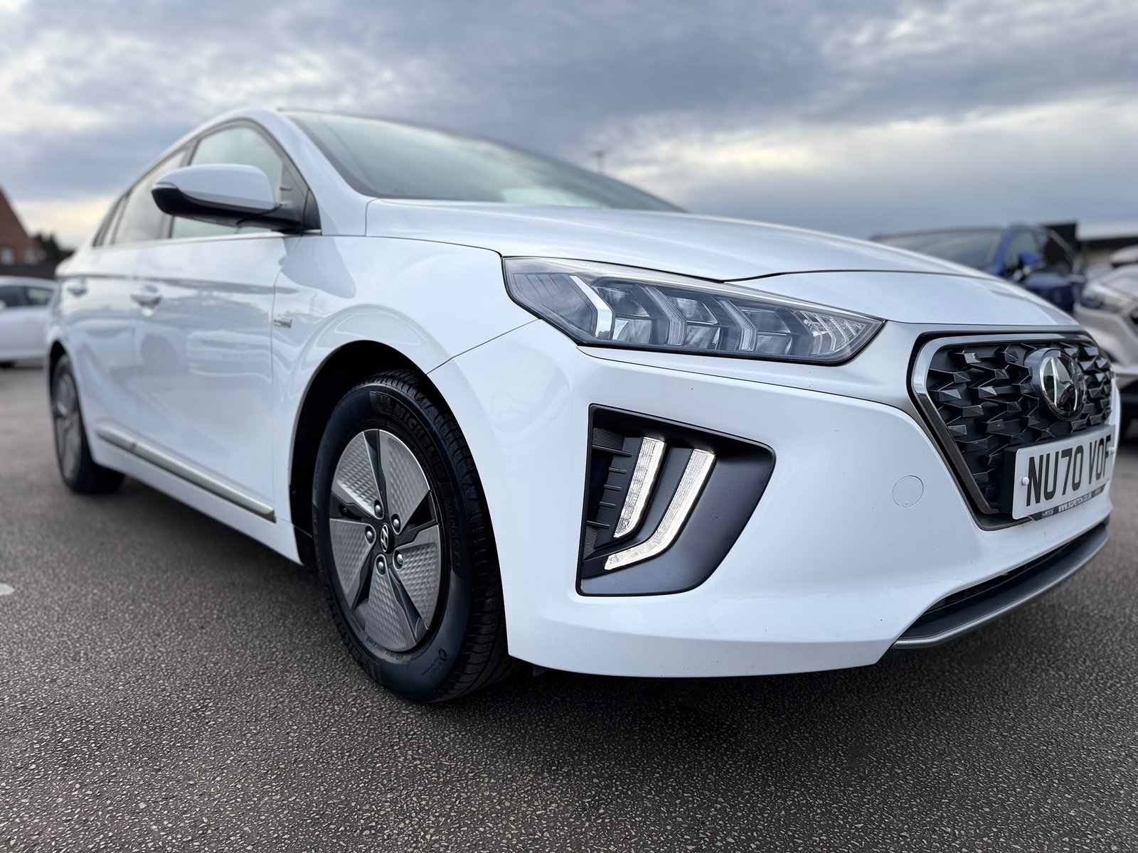 Hyundai IONIQ Premium-2021