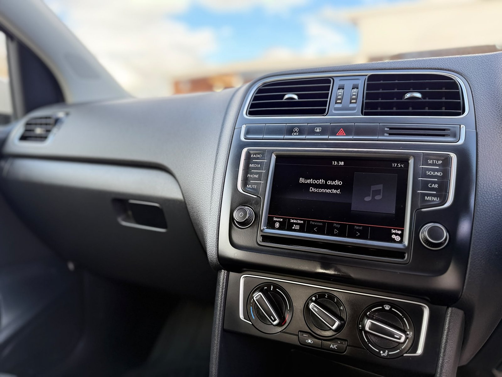 Volkswagen Polo SE-2015