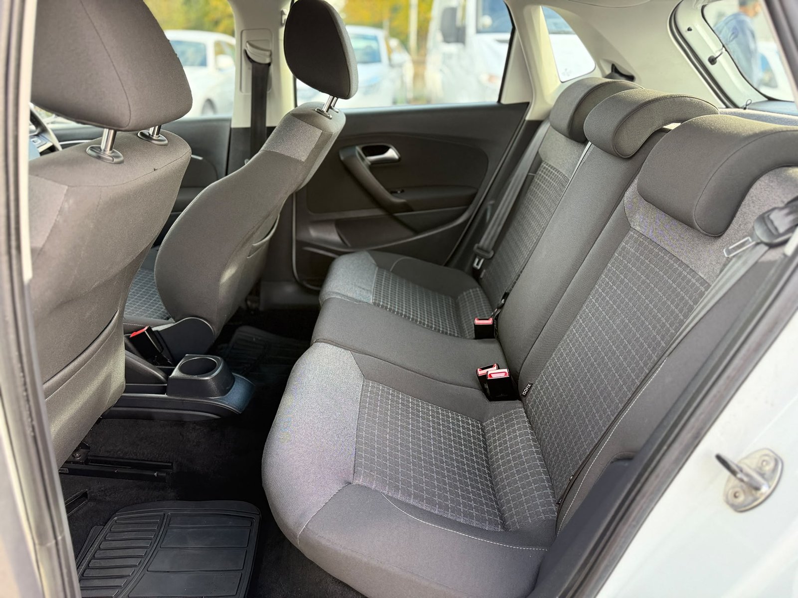 Volkswagen Polo SE-2015