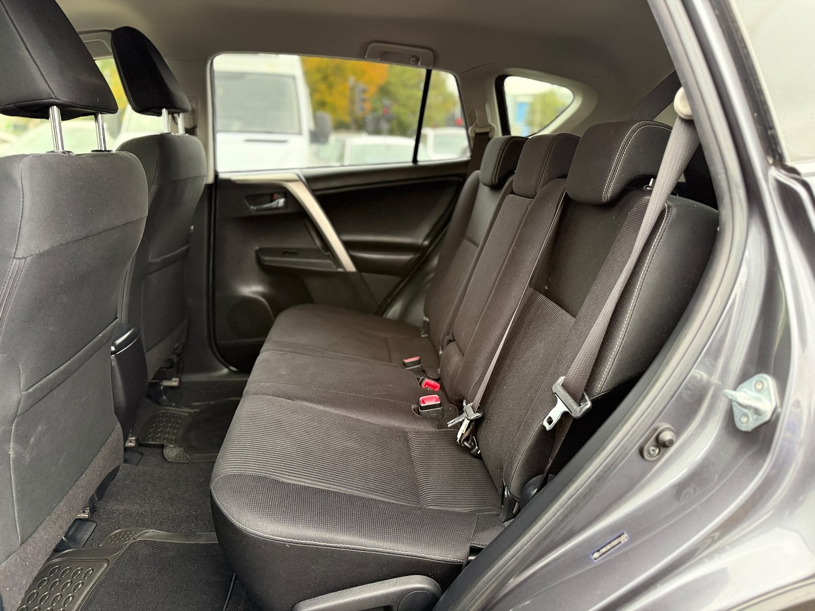 Toyota RAV4 Icon-2013