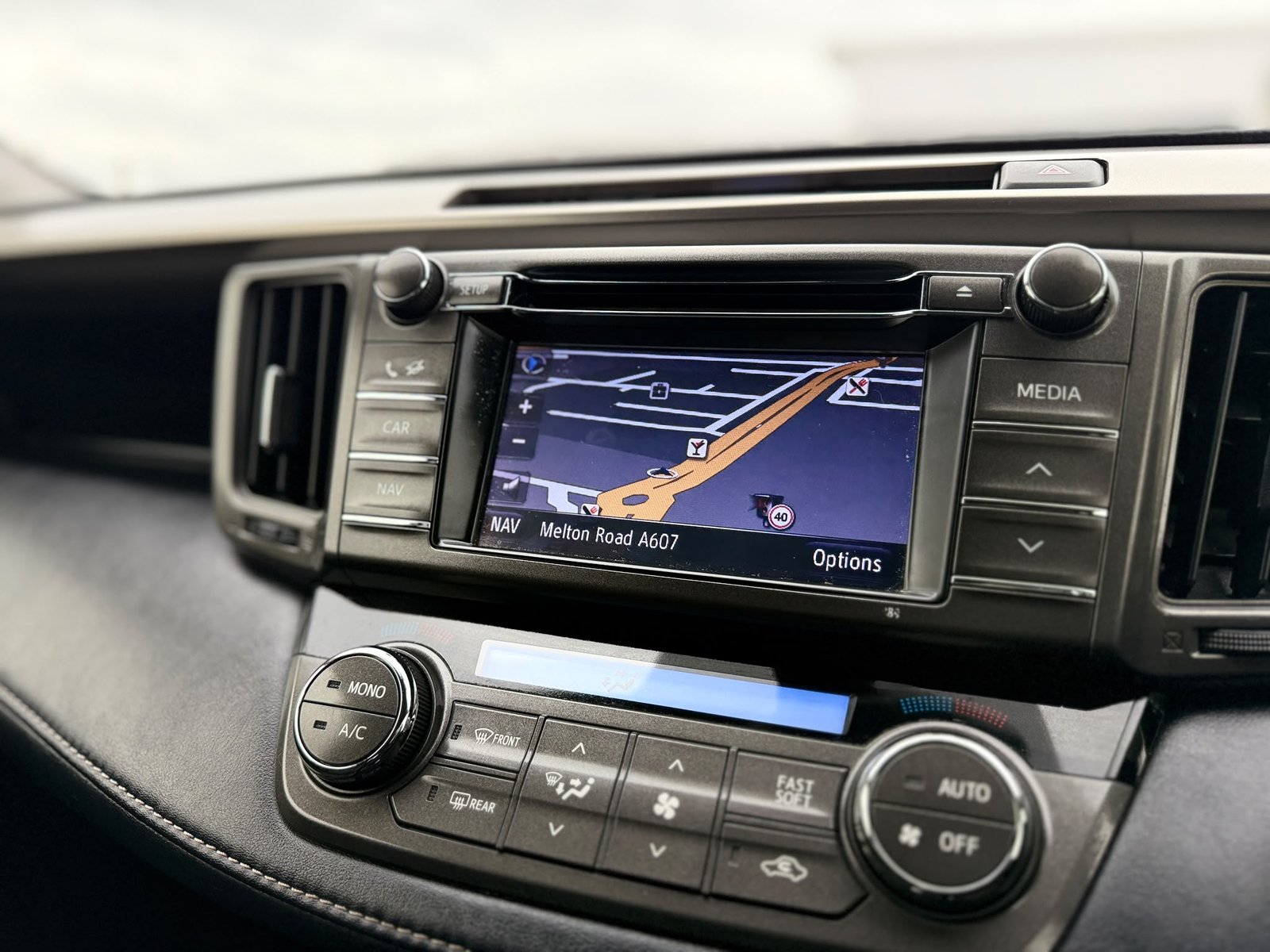 Toyota RAV4 Icon-2013