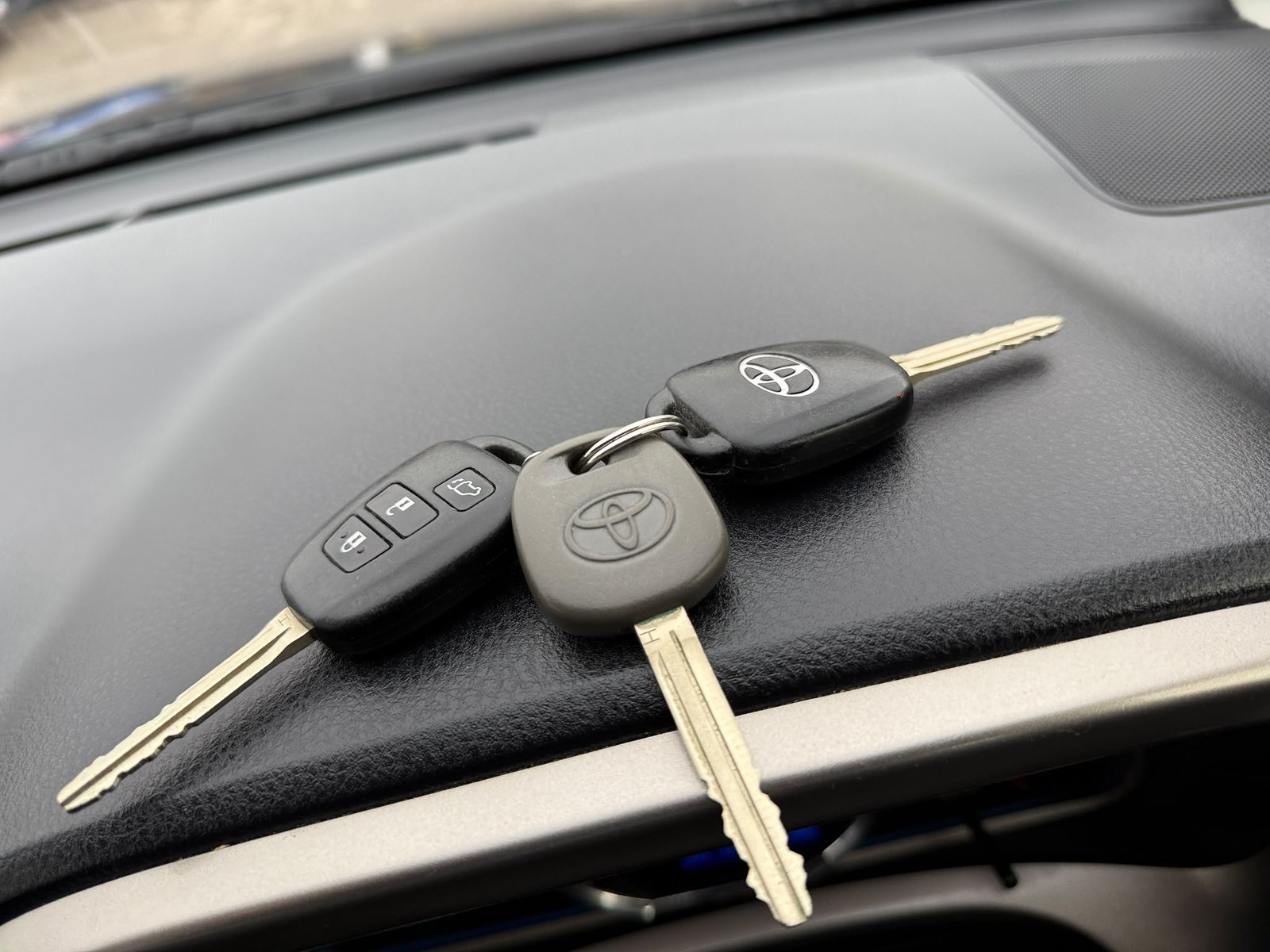 Toyota RAV4 Icon-2013