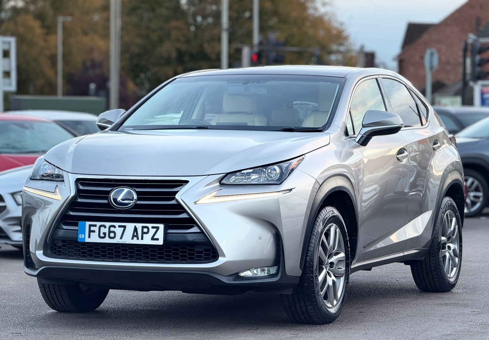 Lexus NX300h Luxury-2017